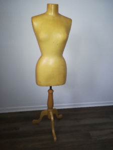 Mannequin couture tati