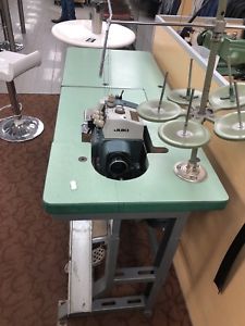Surjeteuse usagée a vendre