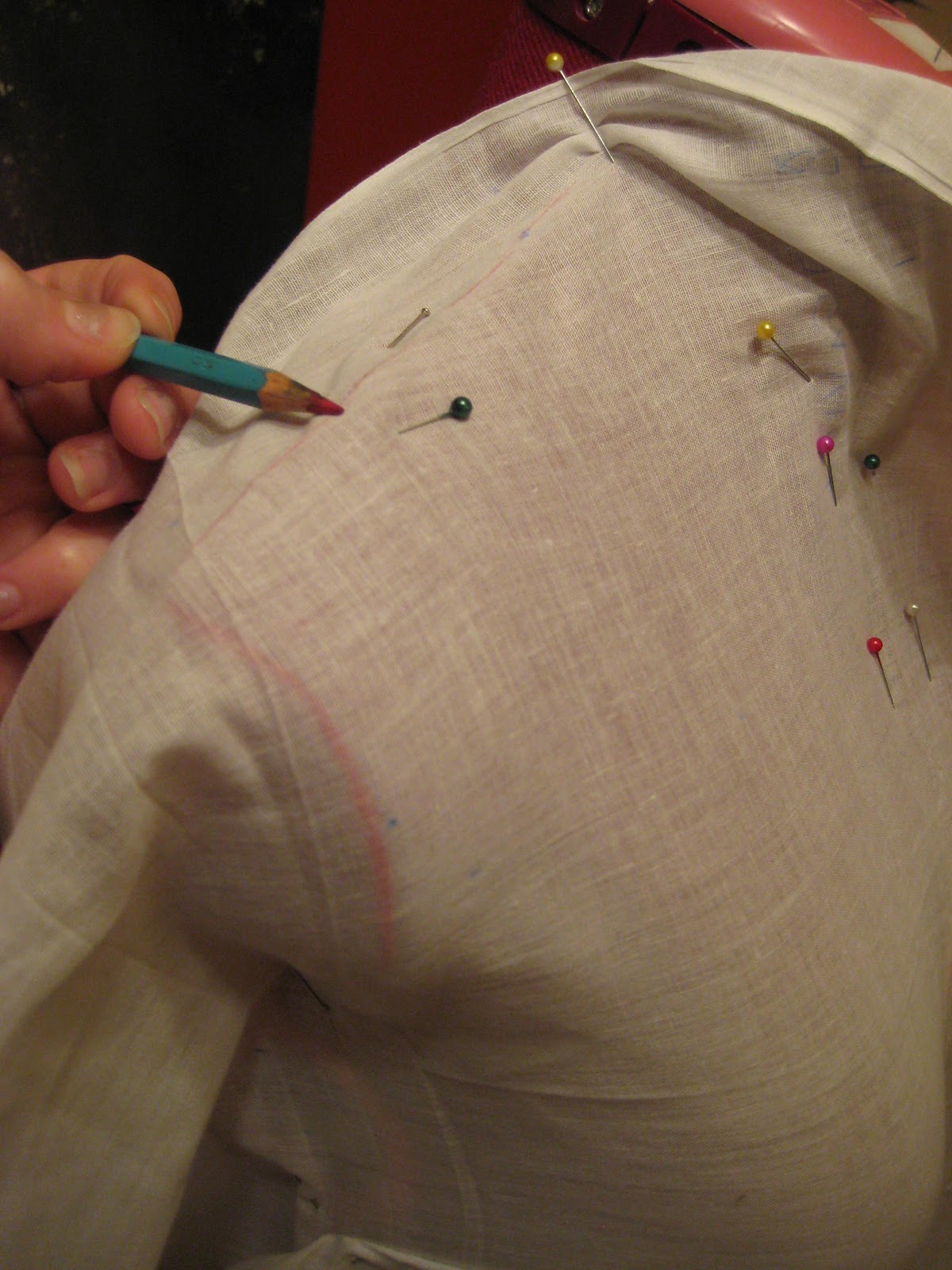 Habiller un mannequin de couture