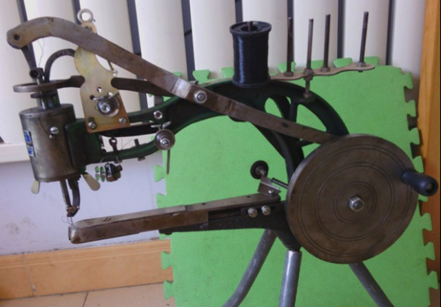 Machine a coudre de cordonnier