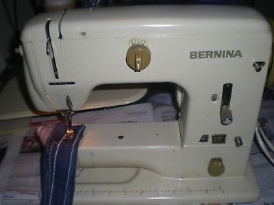 Machine à coudre bernina 700