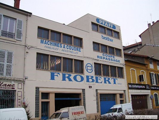 Magasin machine à coudre