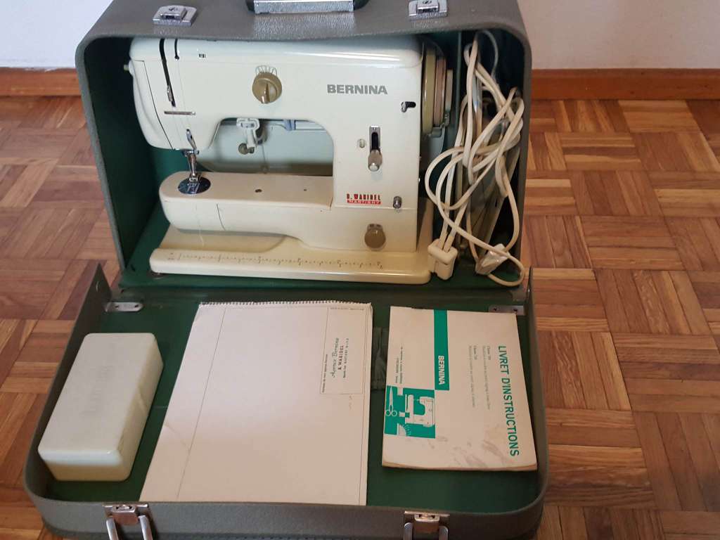 Machine a coudre bernina 700