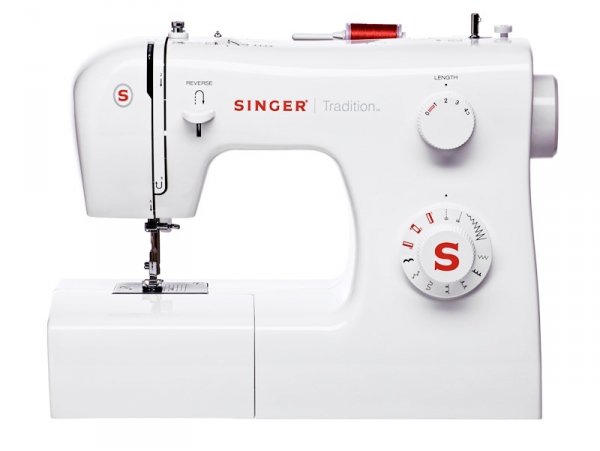 Petite machine à coudre singer