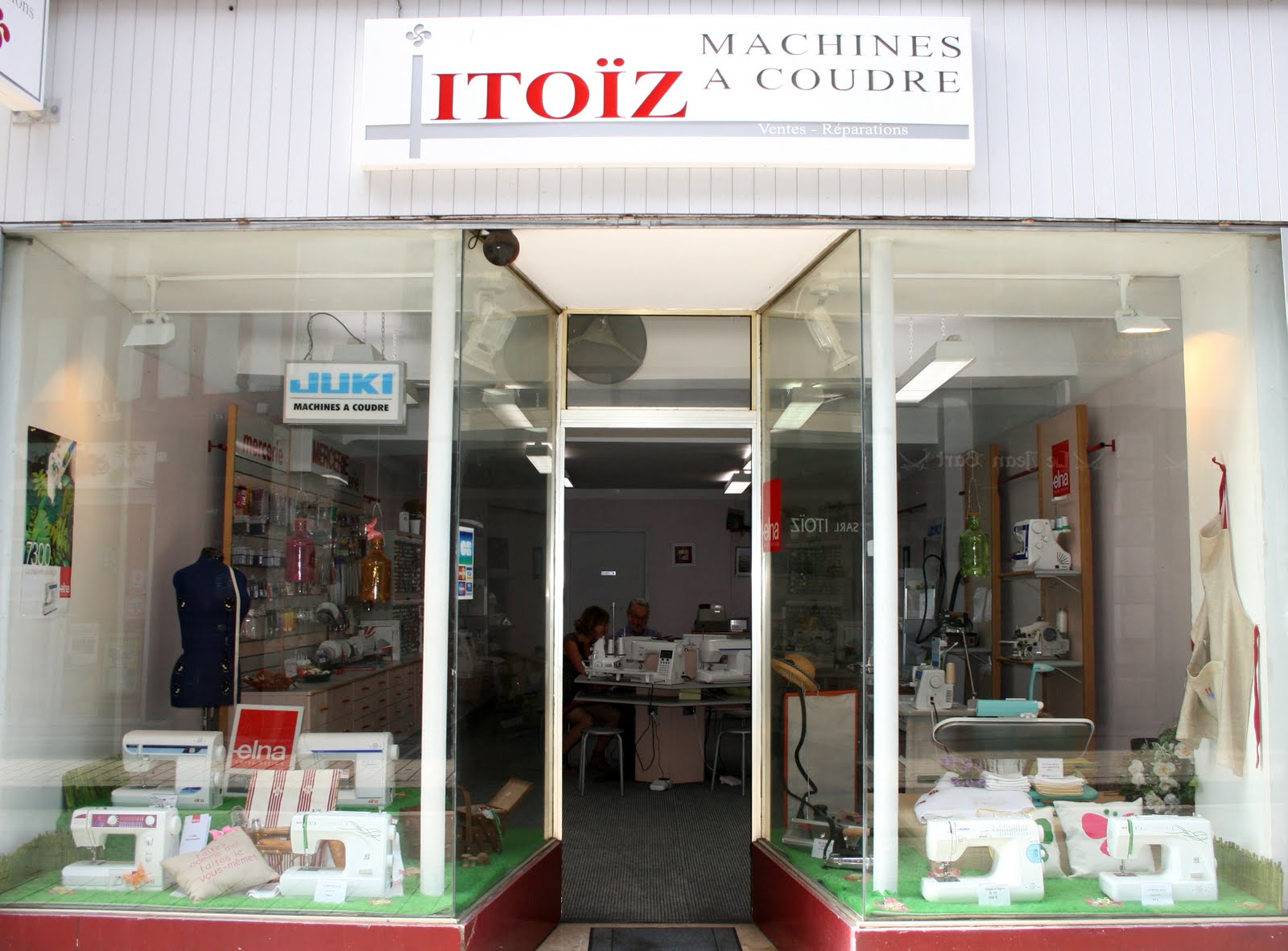 Magasin machine coudre