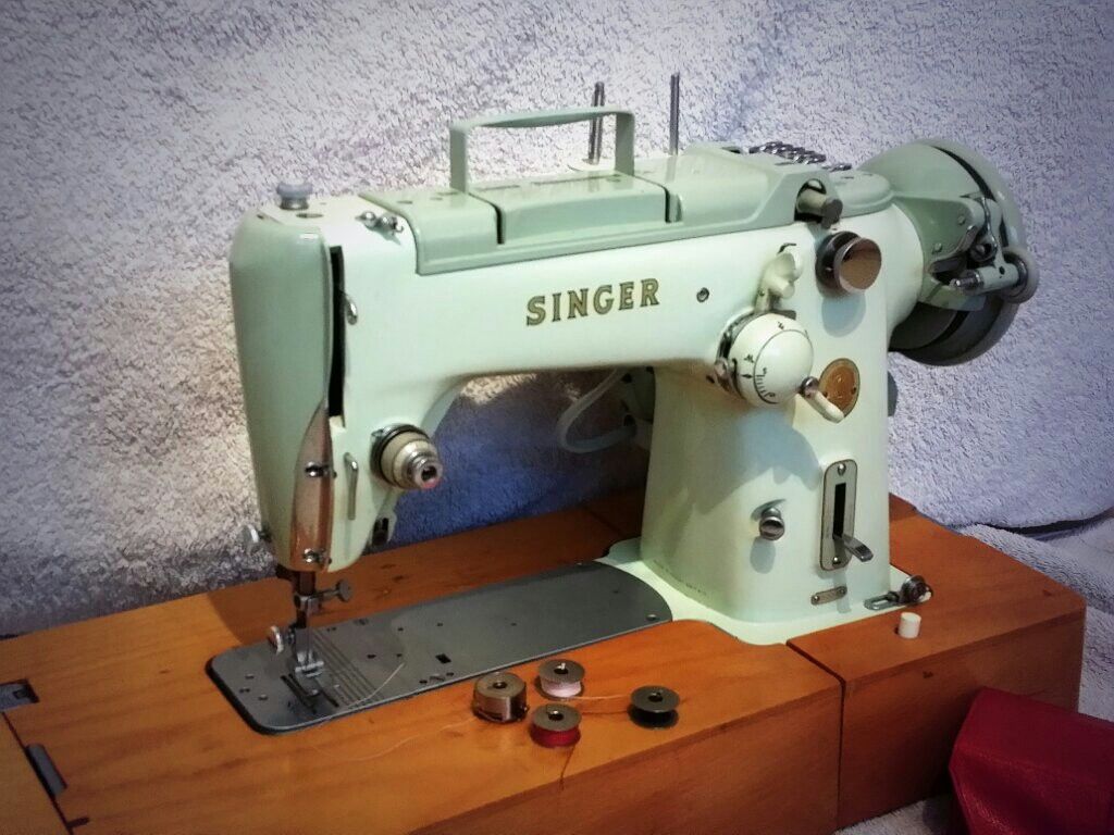 Machine a coudre singer 320k