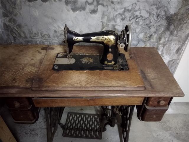 Machine à coudre singer 1920