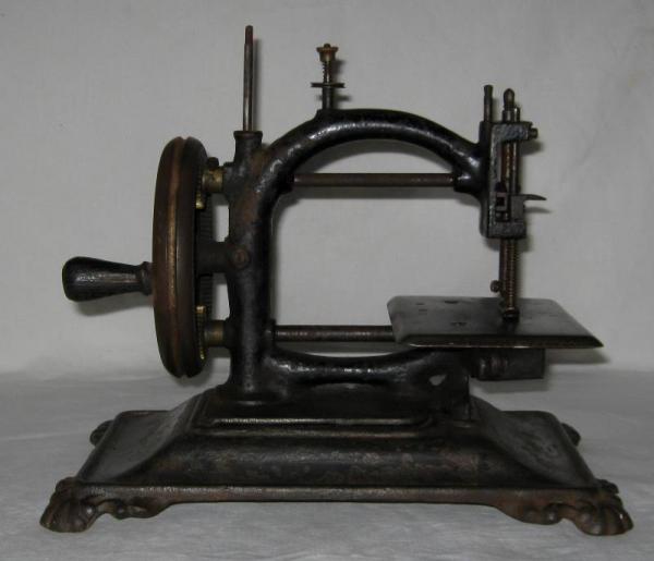 Machine a coudre brocante