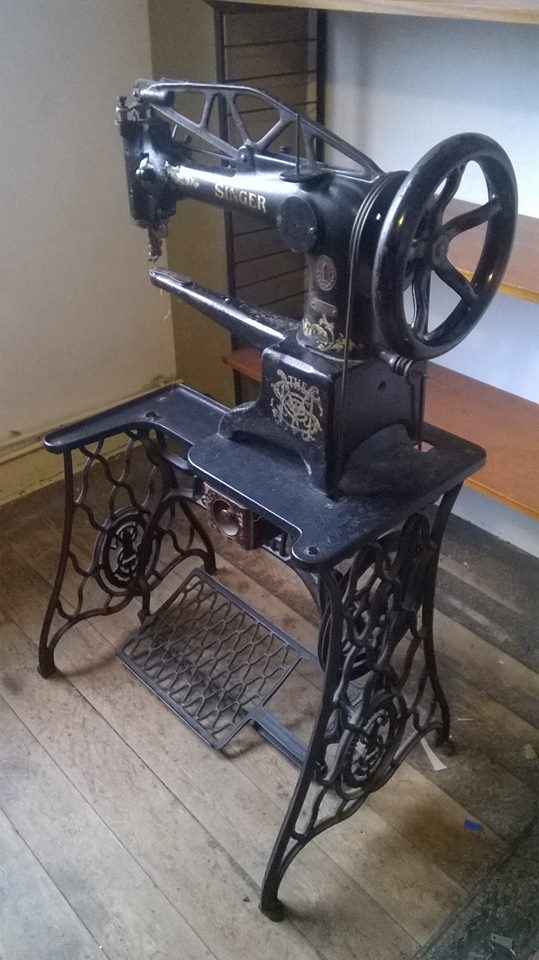 Machine a coudre brode lettre