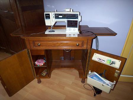 Machine à coudre singer symphonie 300