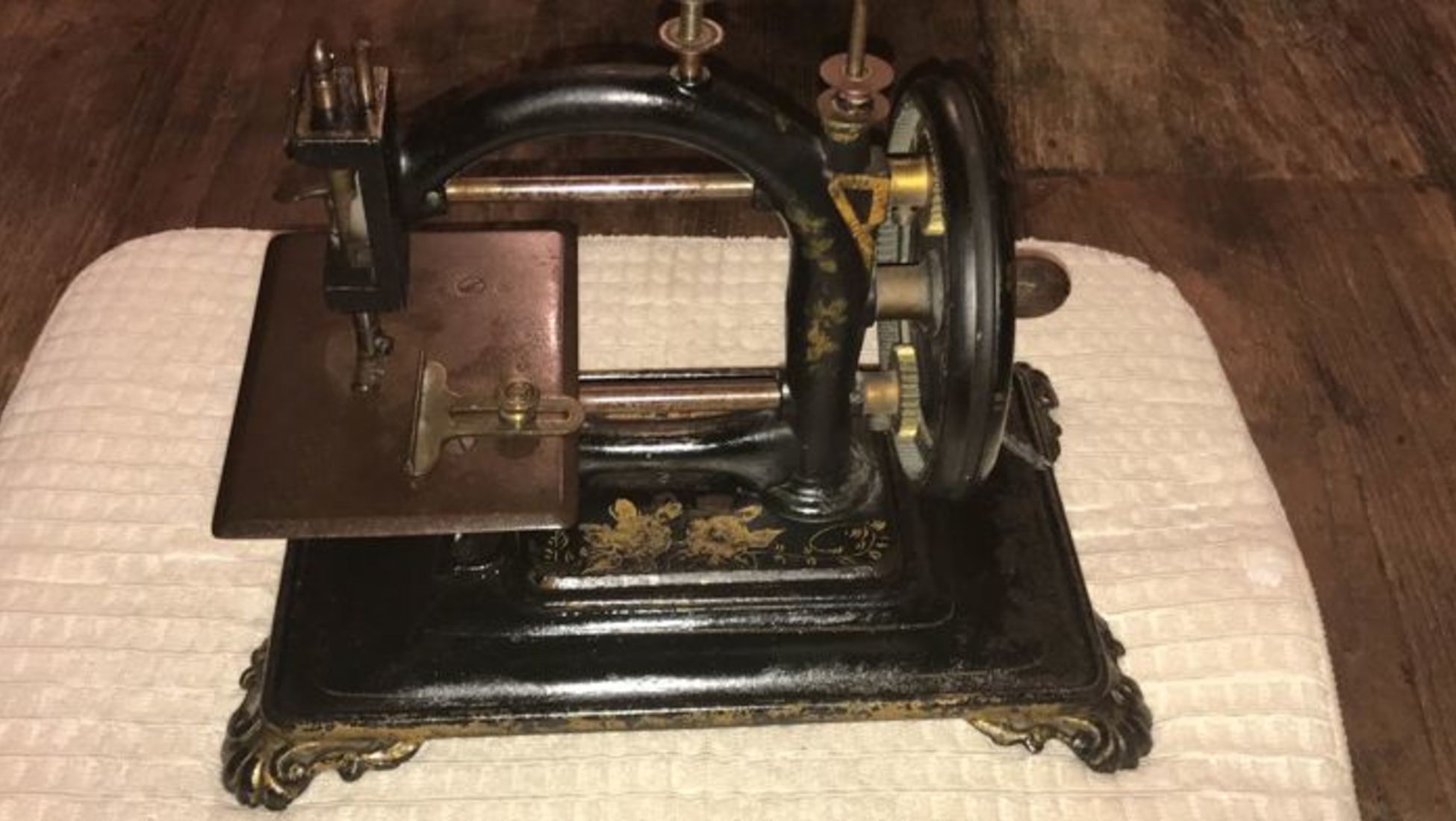 Antiquité machine à coudre singer