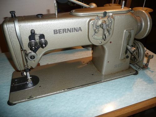 Machine a coudre 217