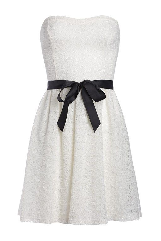 Robe dentelle cache cache