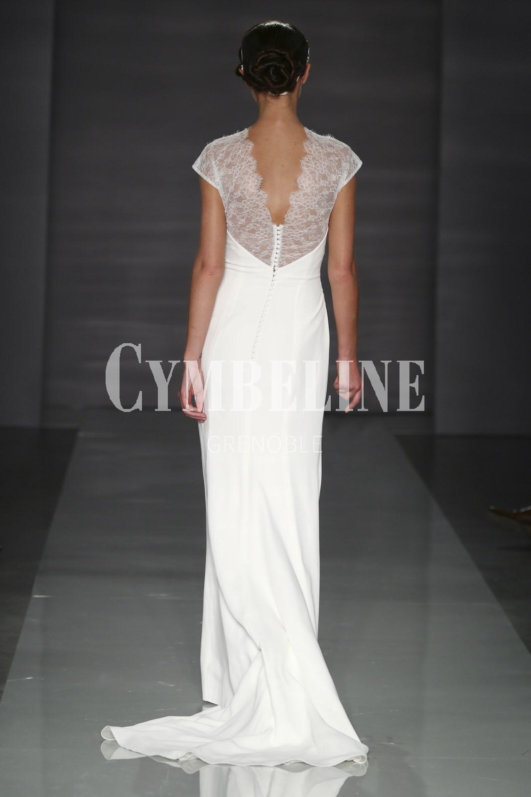 Robe en dentelle de calais
