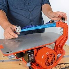 Scie a chantourner avec machine a coudre