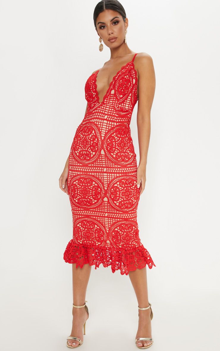 Robe rouge dentelle