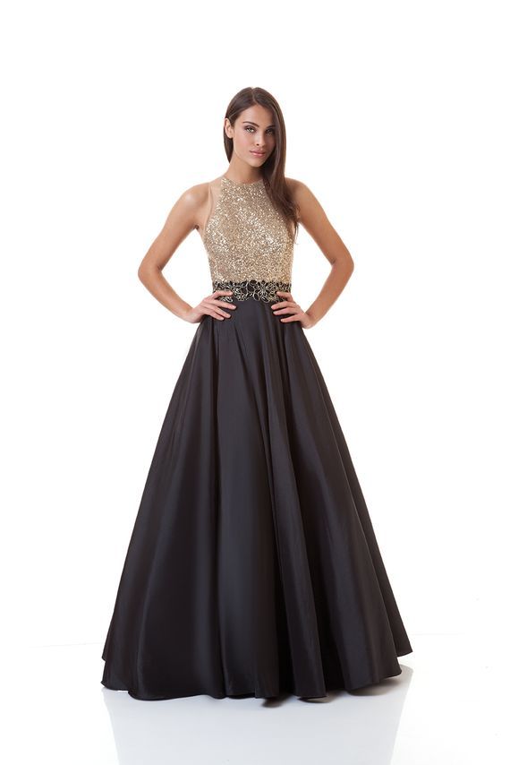 Longue robe de cocktail