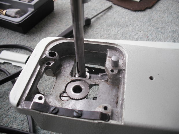 Scie a chantourner avec machine a coudre