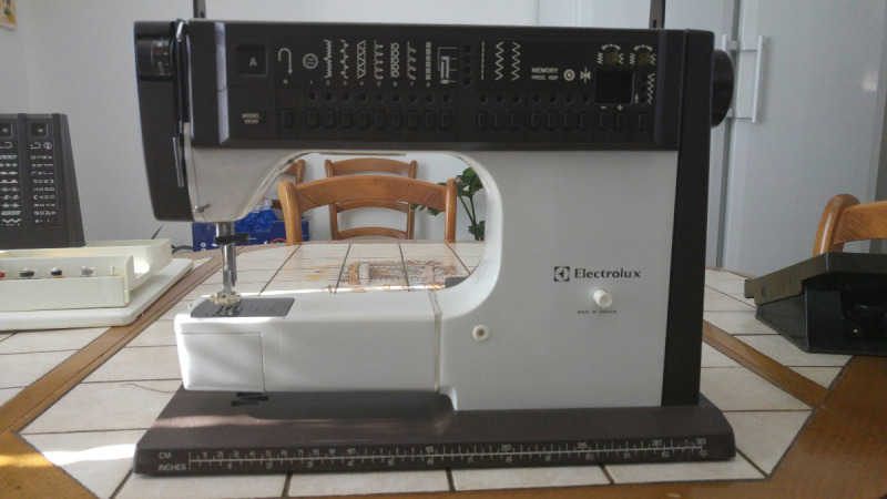 Machine a coudre electrolux electronic 4610