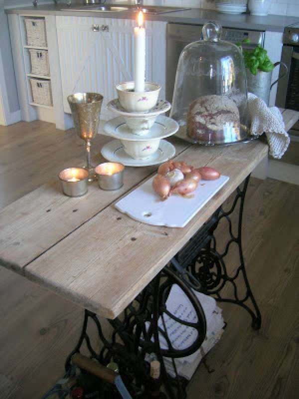Table de machine à coudre vintage