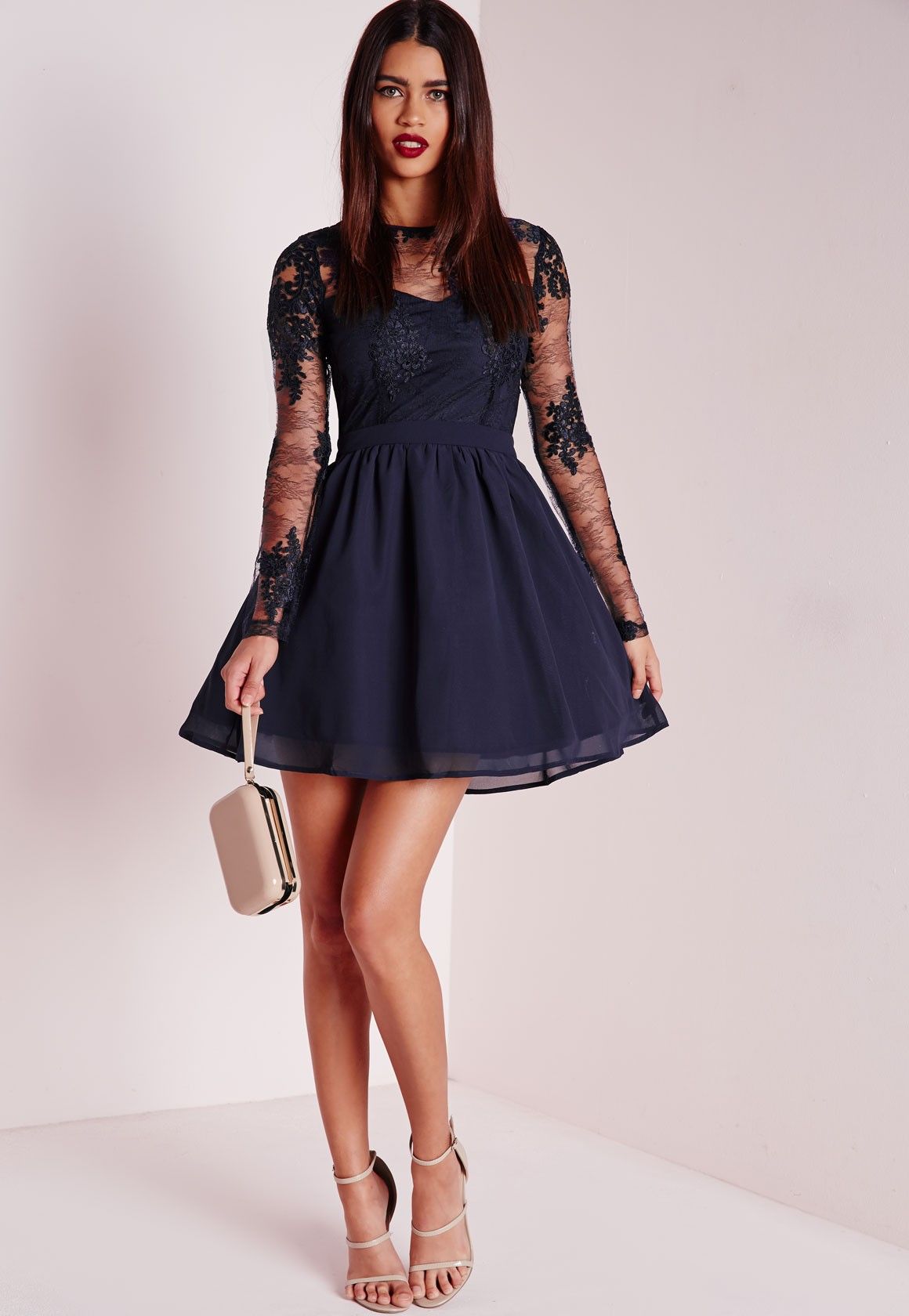 Robe dentelle patineuse
