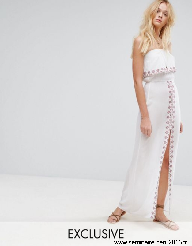 Robe de plage brodee