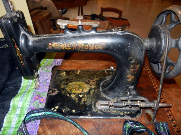 Machine a coudre new york ancienne