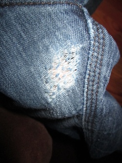 Repriser un jean a la machine a coudre