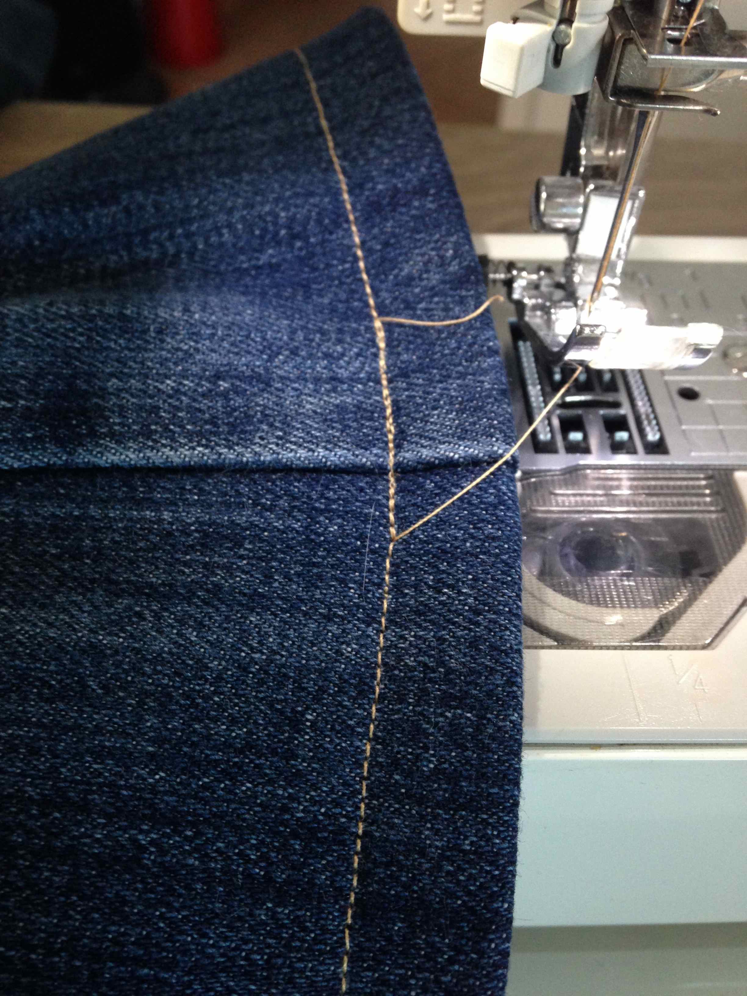 Machine a coudre ourlet jean