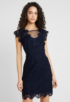 Robe dentelle noire pour mariage