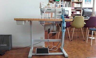 Machine a coudre industrielle siruba
