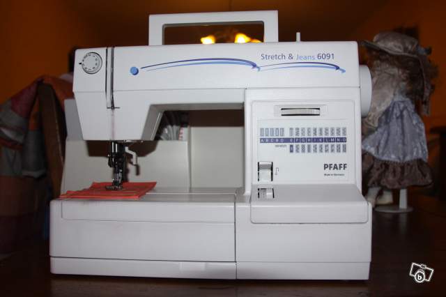 Machine à coudre d'occasion pfaff