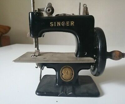 Machine a coudre singer miniature