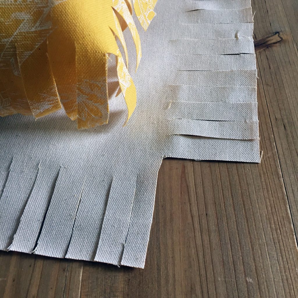 Faire un coussin sans machine à coudre