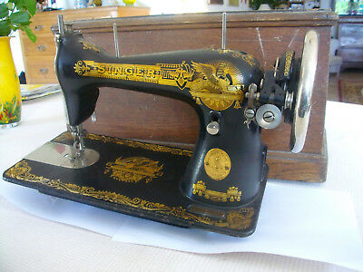 Machine a coudre singer tres ancienne