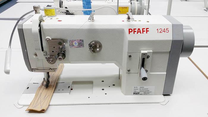 Machine à coudre pfaff professionnelle