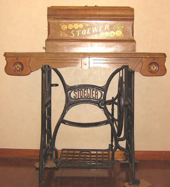 Machine à coudre stoewer