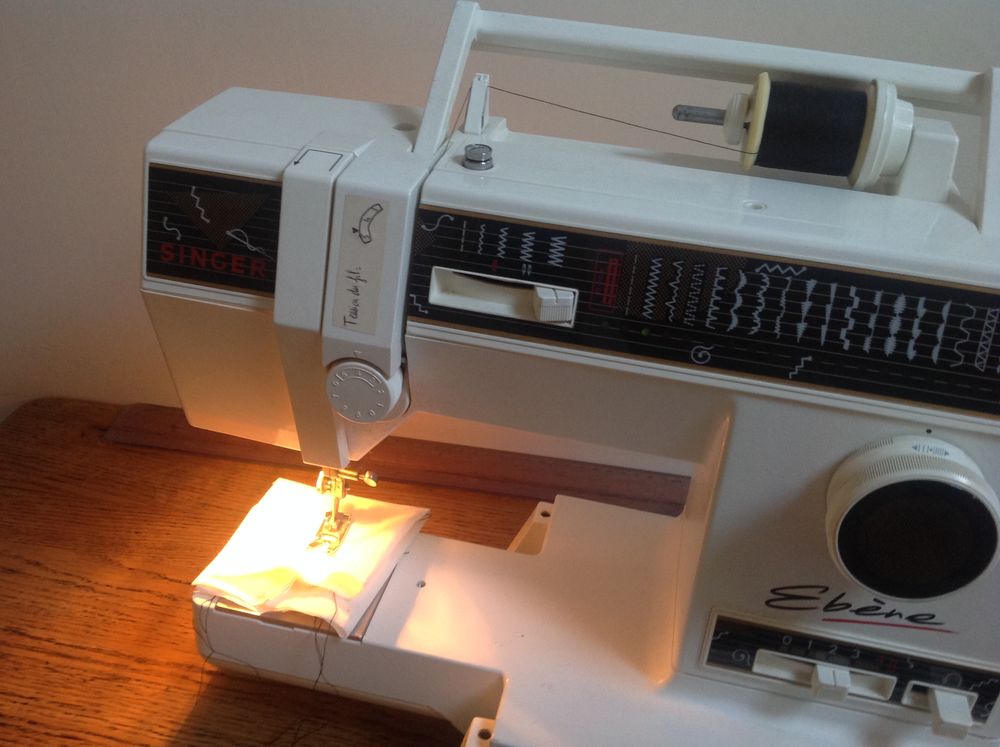 Machine a coudre singer ebene