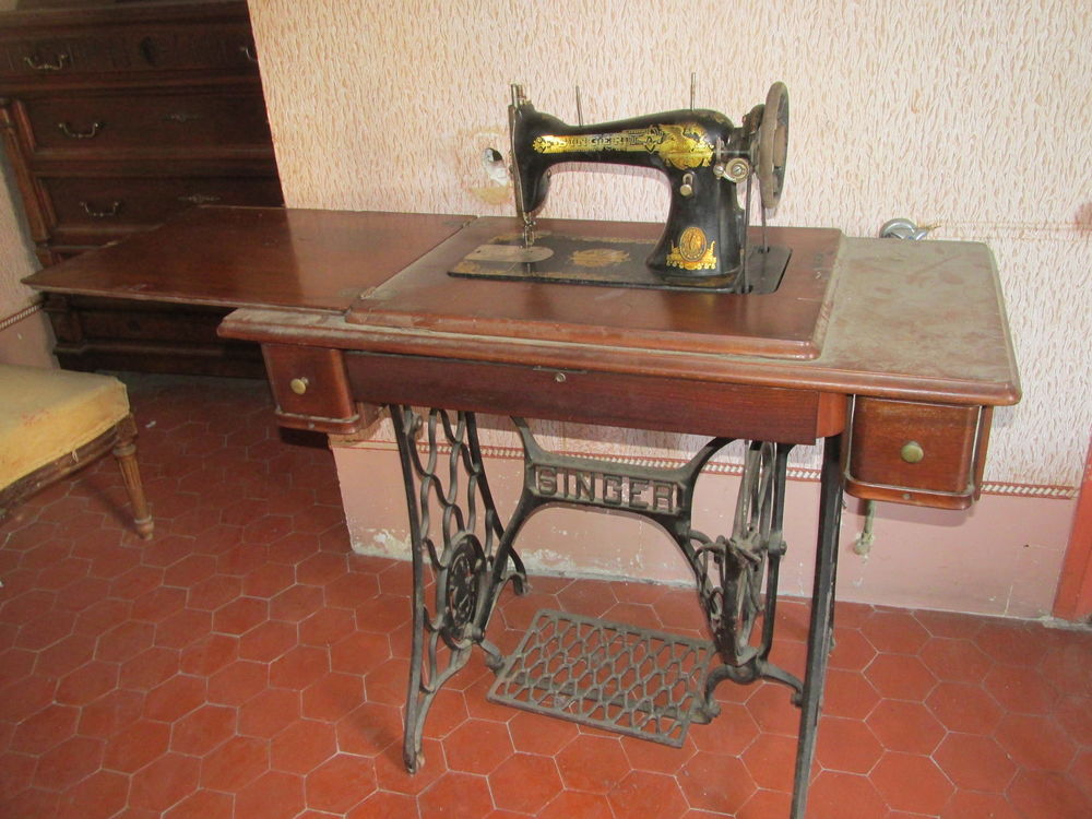 Machine à coudre ancienne davis