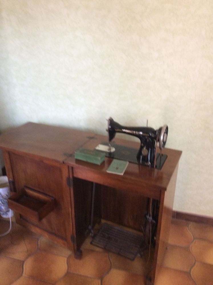 Machine a coudre singer avec meuble prix