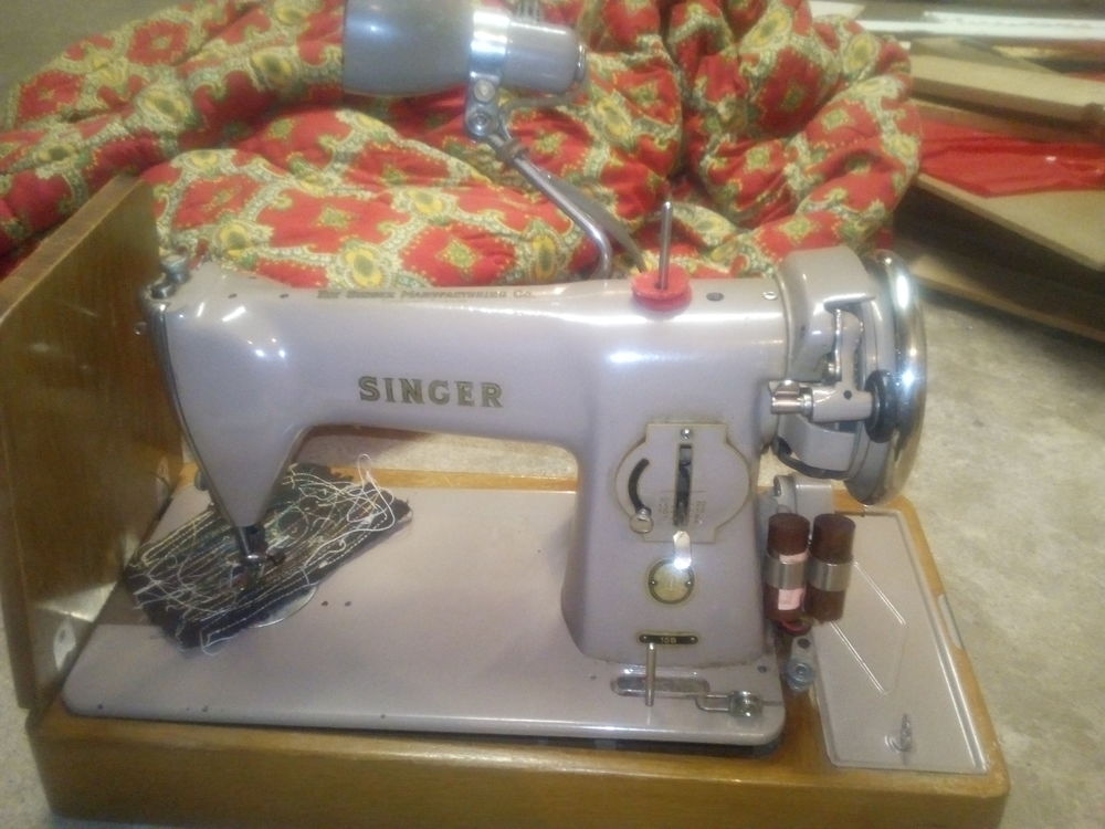 Machine à coudre singer 656g