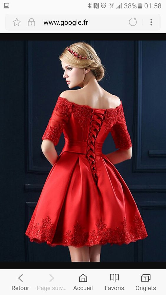 Robe rouge de ceremonie