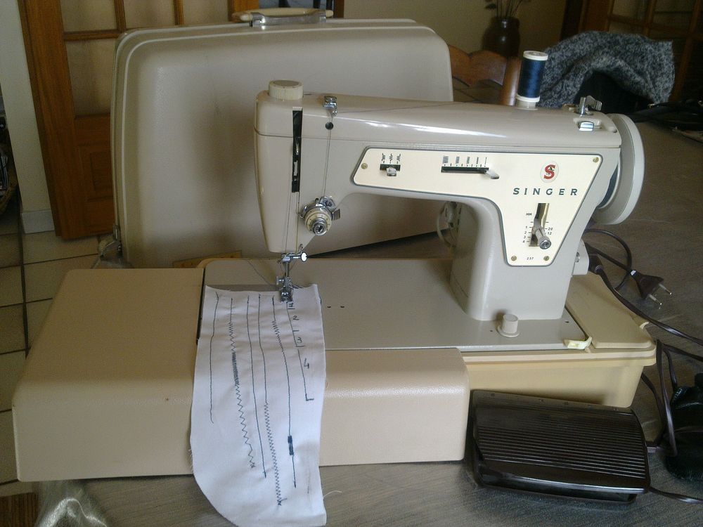 Lubrifiant machine a coudre
