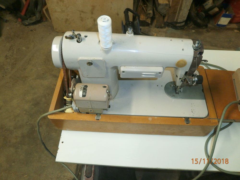 Machine a coudre gard