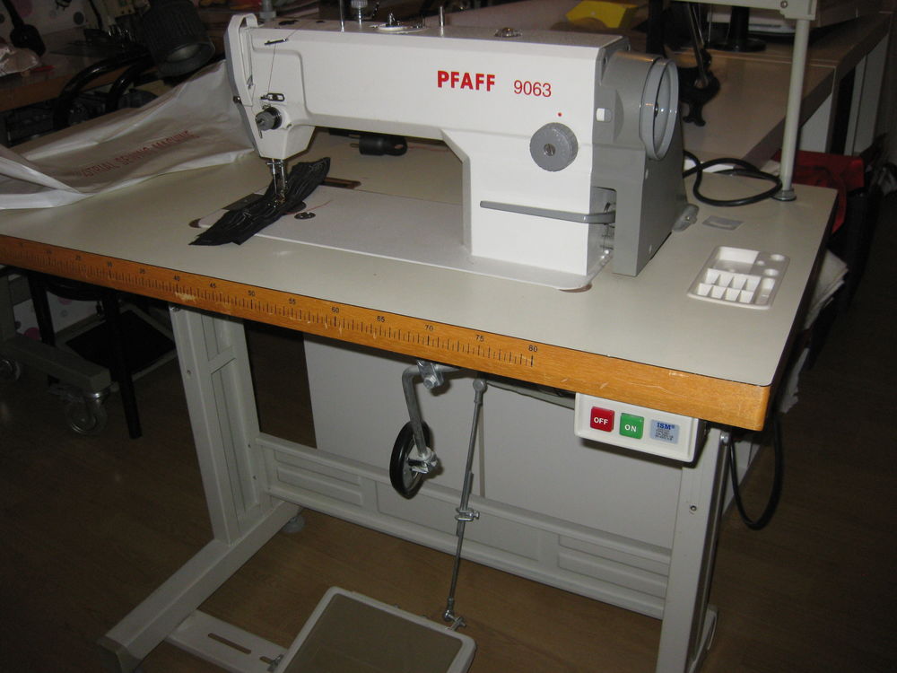 Machine à coudre professionnel occasion