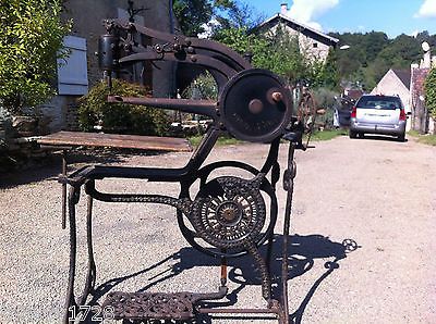 Vieille machine à coudre singer singer y7075849
