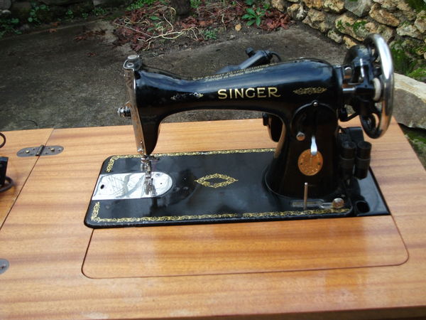 Machine à coudre singer 1955