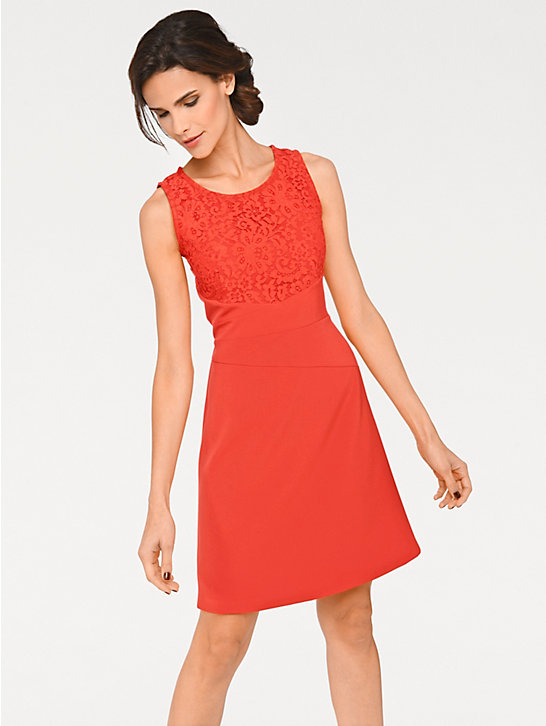 Robe a dentelle corail