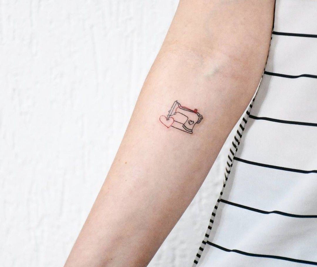 Tatouage machine a coudre
