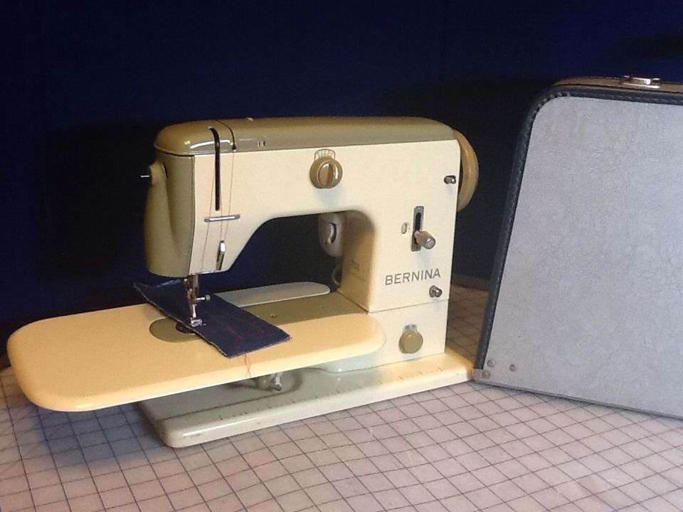 Machine à coudre bernina 700